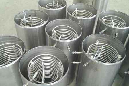 空氣能熱水器是外置盤管好還是內置盤管好？