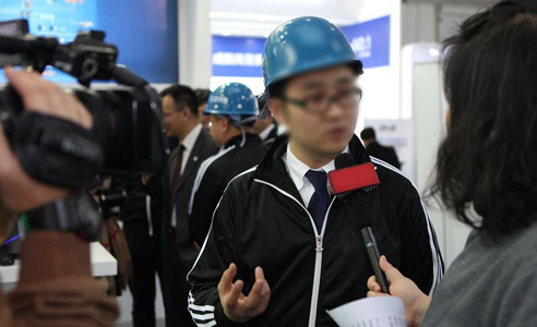 空氣能熱水器兩年省出的錢可以買臺(tái)電熱水器？