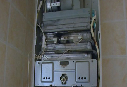 家中燃氣熱水器爆炸，事故原因需進一步調(diào)查